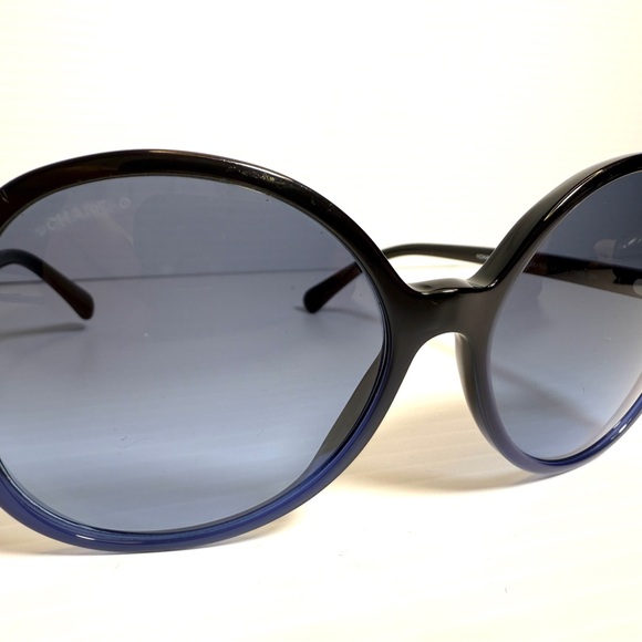CHANEL Navy Sunglasses with Quilted Black Case main image 15
